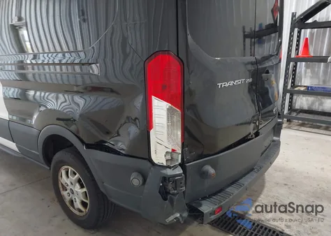 2015 Ford Transit-250 z USA, uszkodzony, nr VIN 1FTYR2CM4FKA84470